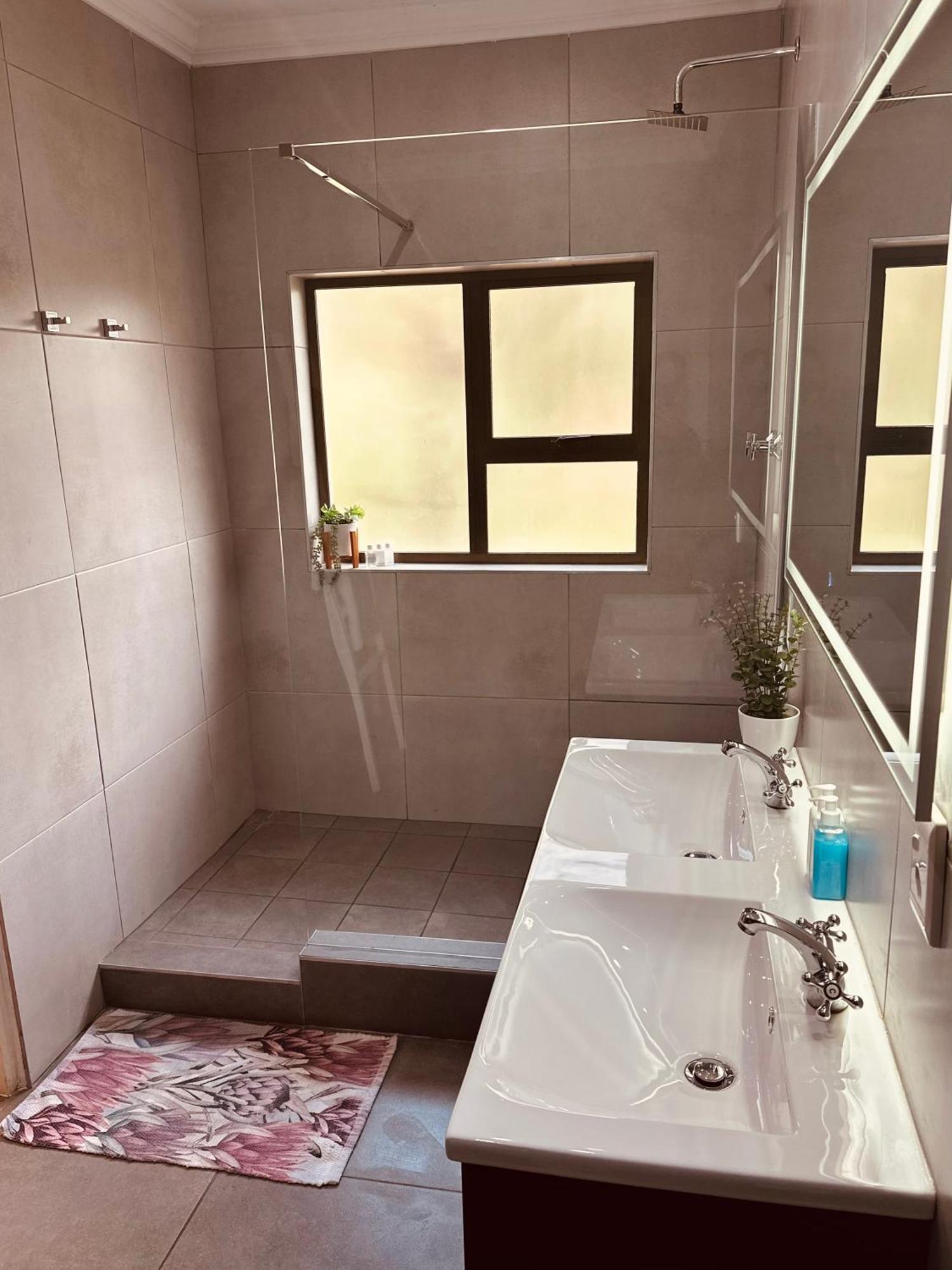 Vine Guesthouse Стеленбош Екстериор снимка